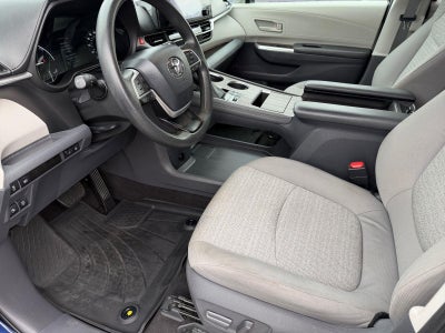 2021 Toyota Sienna LE