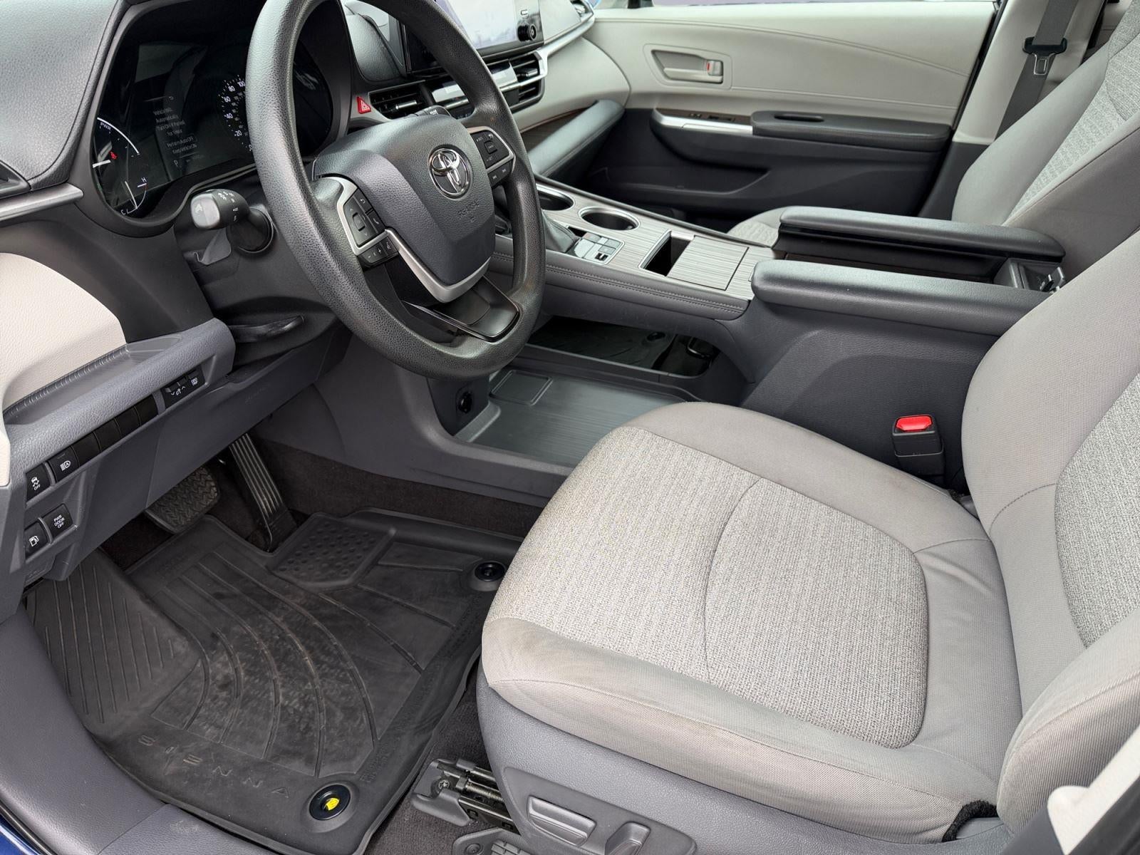 2021 Toyota Sienna LE