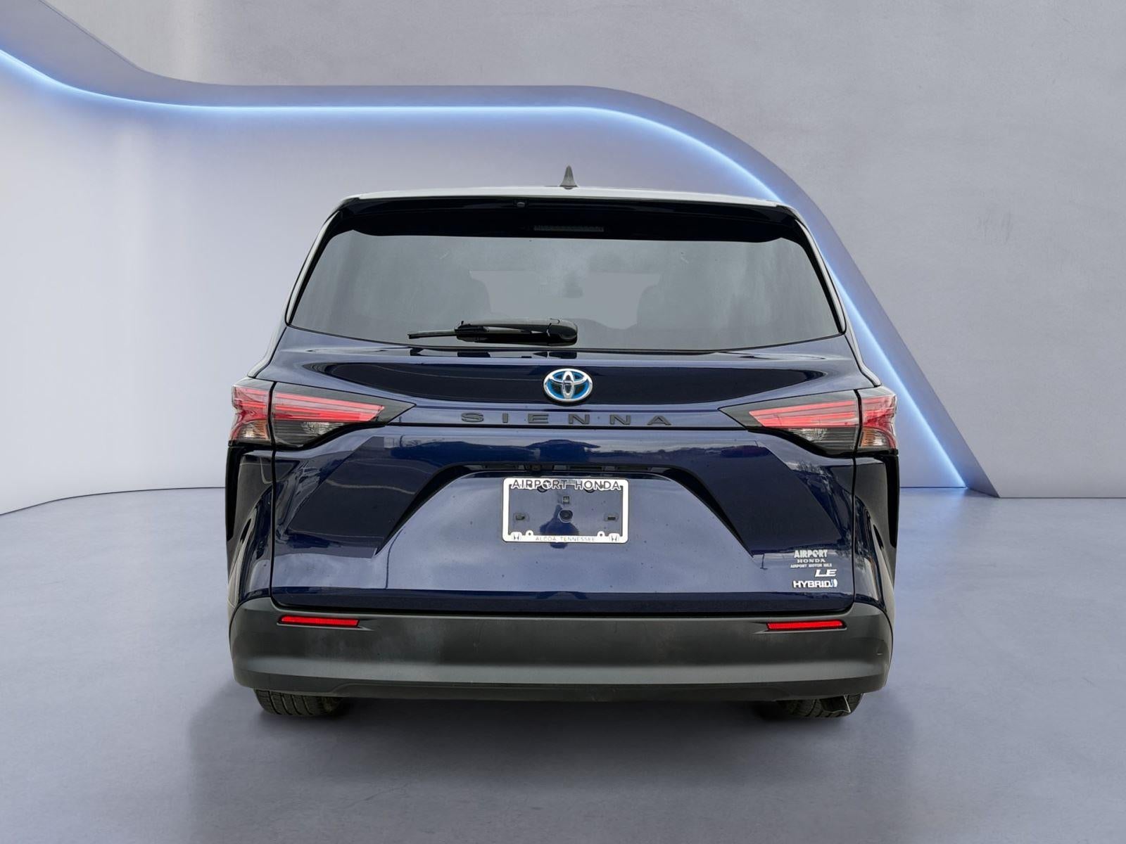 2021 Toyota Sienna LE