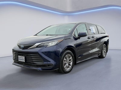 2021 Toyota Sienna LE