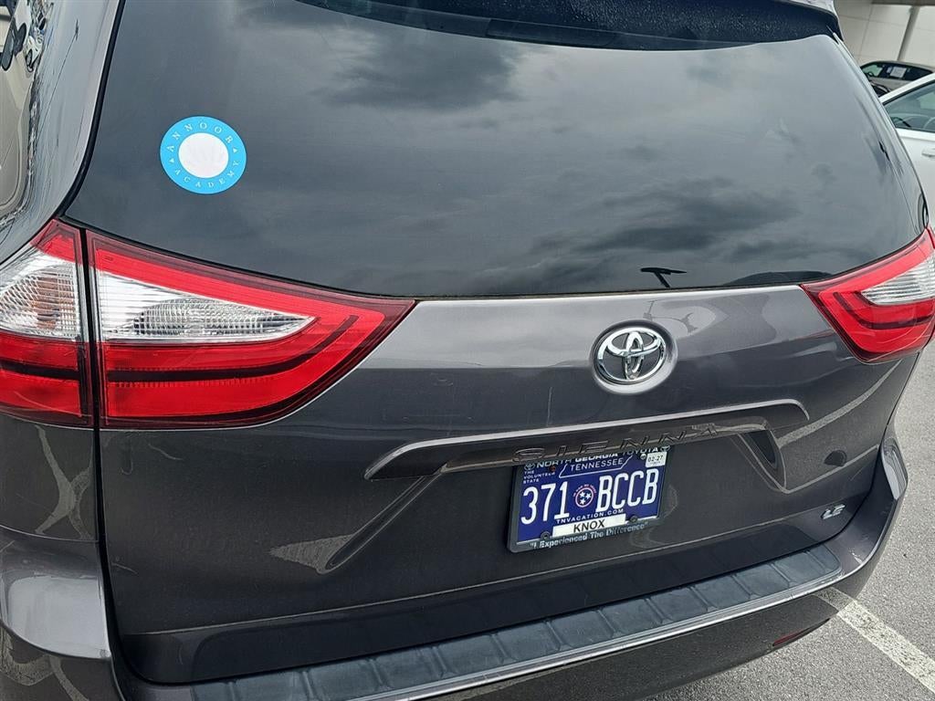 2017 Toyota Sienna LE 8-Passenger