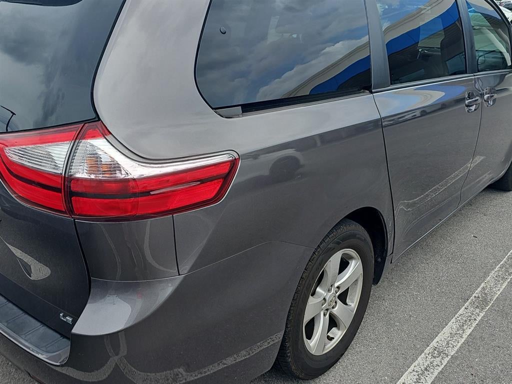 2017 Toyota Sienna LE 8-Passenger
