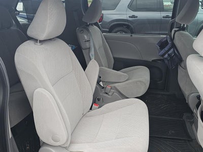 2017 Toyota Sienna LE 8-Passenger