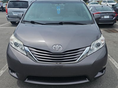 2017 Toyota Sienna LE 8-Passenger