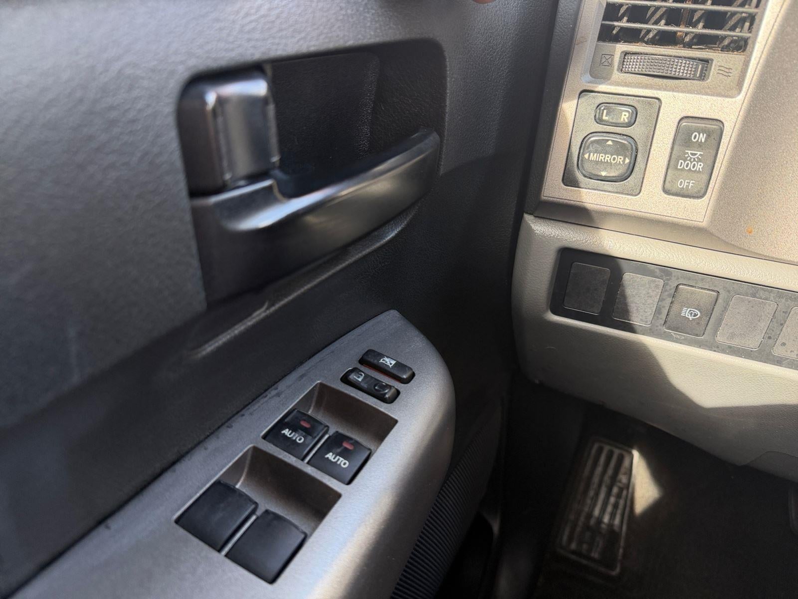 2013 Toyota Sequoia SR5