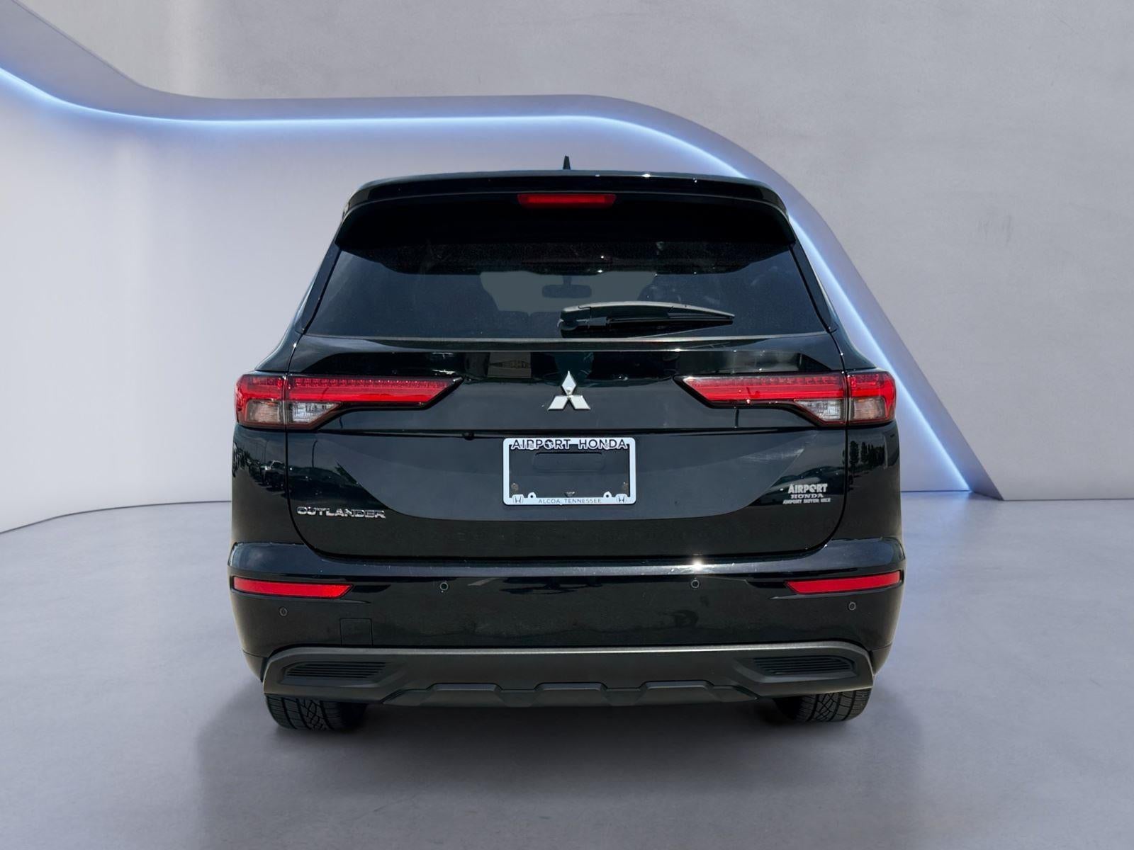 2022 Mitsubishi Outlander ES